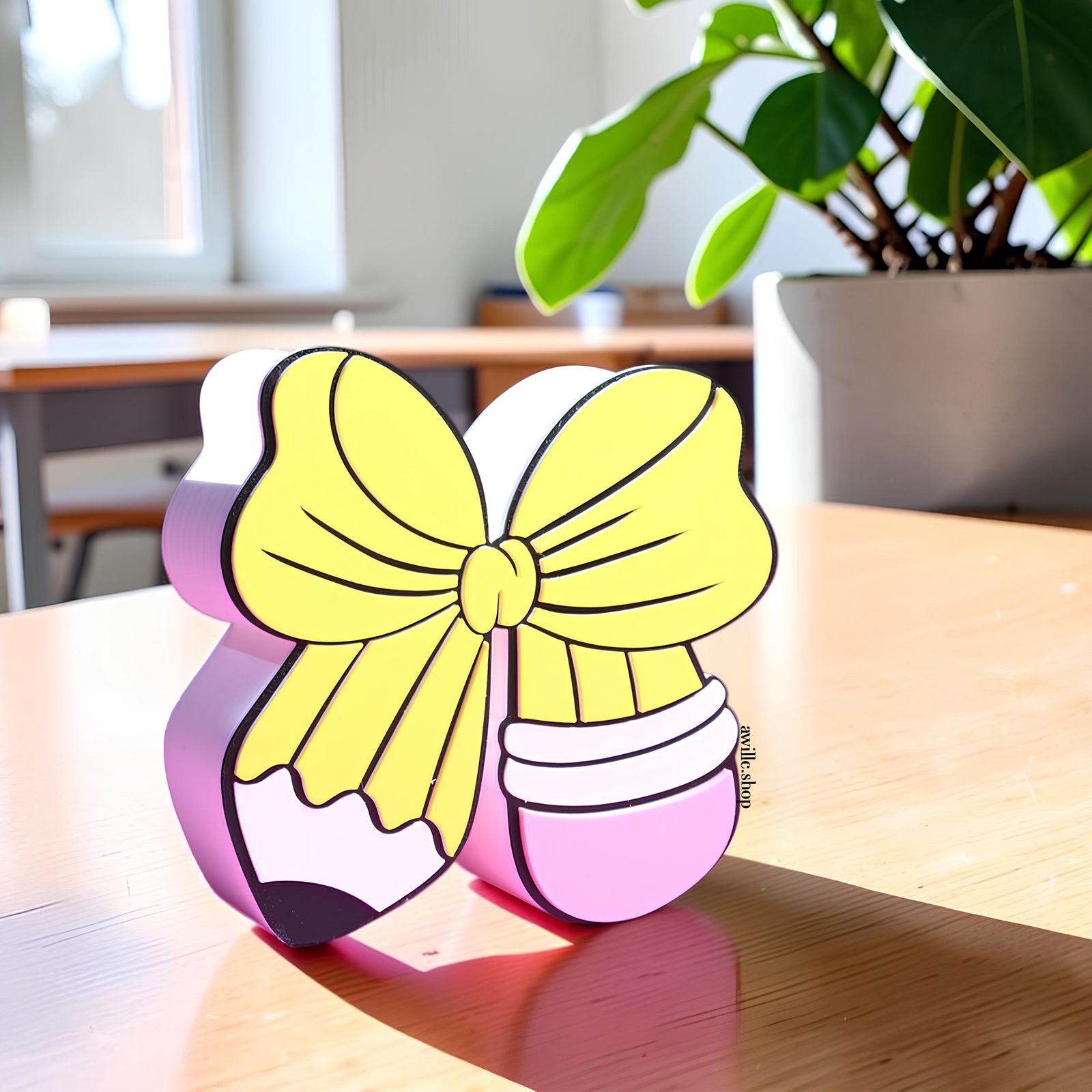 3D printed pencil and jar desk holders with matching yellow bows